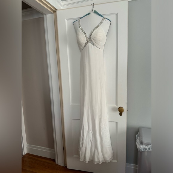 Faviana Couture White Prom Dress Size Women’s 8 - Picture 8 of 13